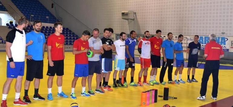 Selecţionata de Handbal Masculin la Reşiţa - foto. Marian Cărăvan